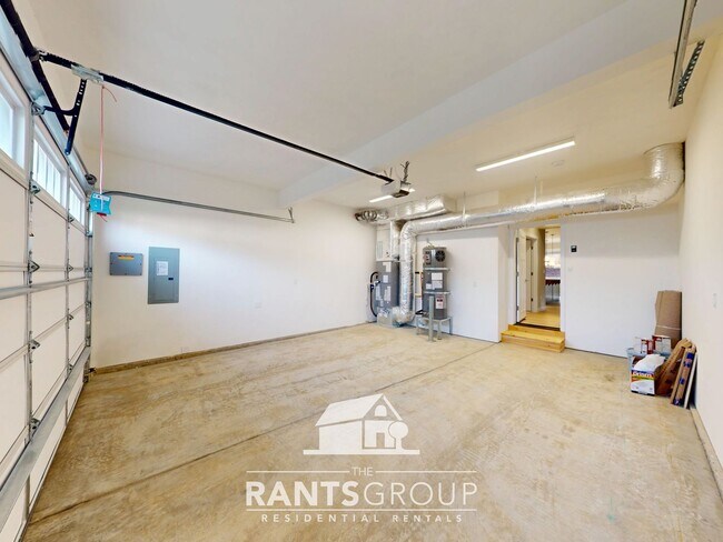 Building Photo - Beautiful New Home in Bradbury Subdivision! Easy I5 Access!