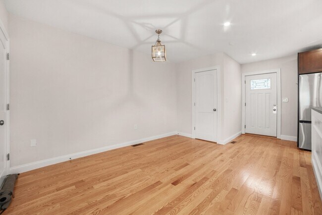 Building Photo - 50 Main St