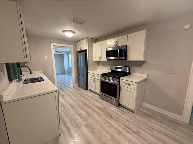 Building Photo - 2221 23rd Ave S