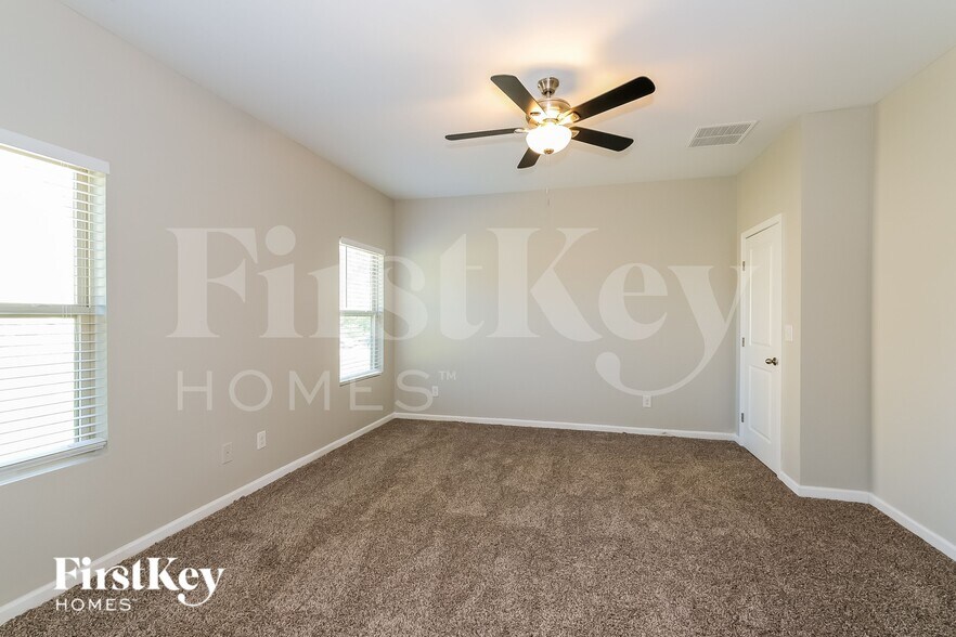 Building Photo - 345 Sunflower Ln