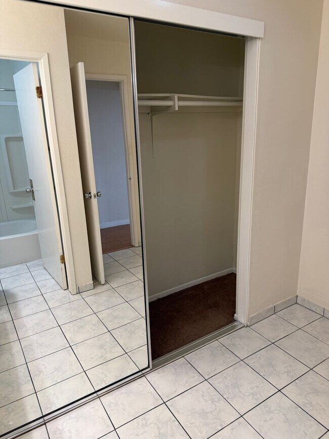 Building Photo - 3266 Ashford St