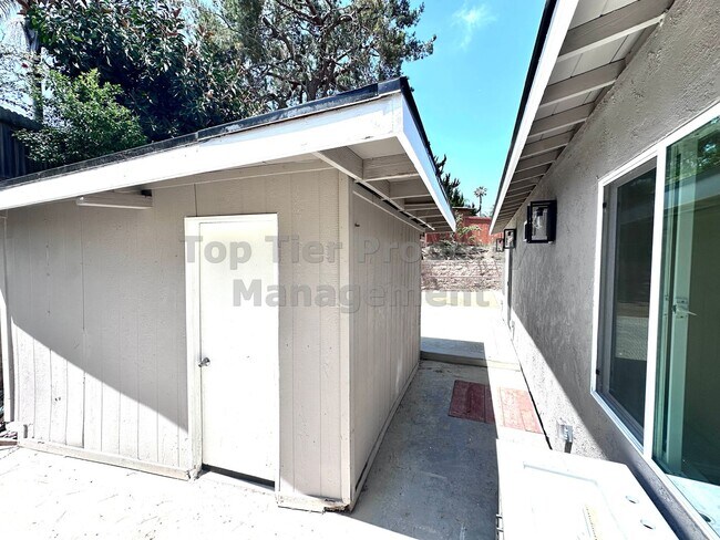 Building Photo - 224 Guajome St