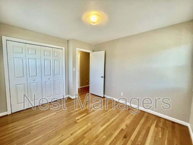 Building Photo - 621 Welsh Pl