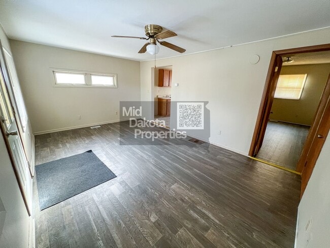 Building Photo - 813 N Sanborn-1 bedroom house with large two car garage