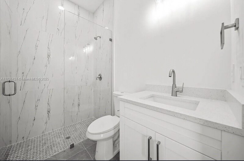 Building Photo - 134 Fox Ave