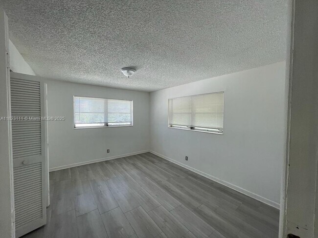 Building Photo - 2530 Pierce St