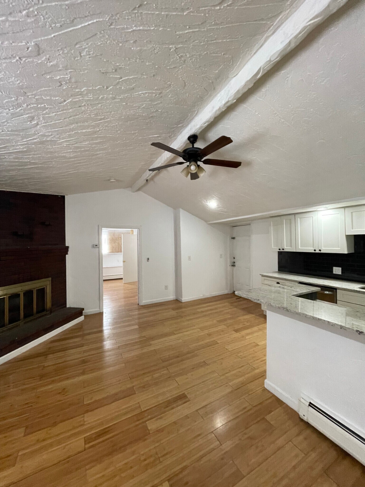 Building Photo - 241 Maverick St