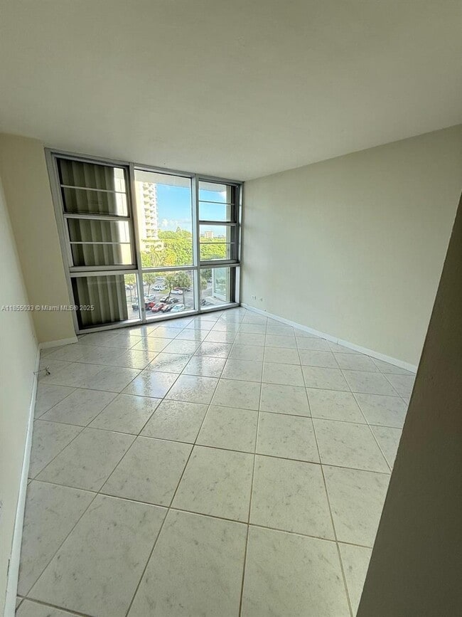 Building Photo - 2451 Brickell Ave