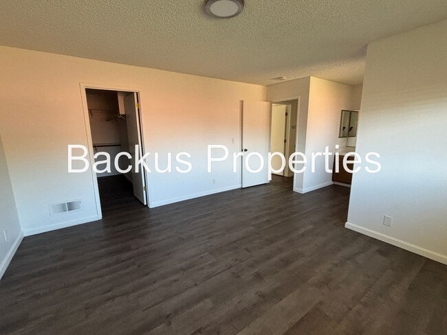 Building Photo - Wonderful Three bedroom Home in Greenfield