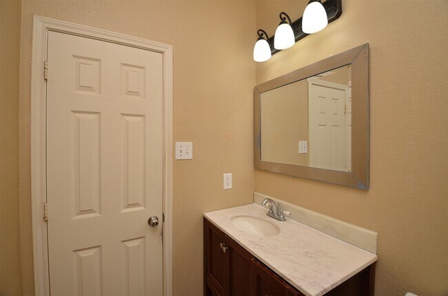 Building Photo - 26822 Kingston Glen Ln