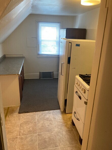 Building Photo - 3431 W Kilbourn Ave