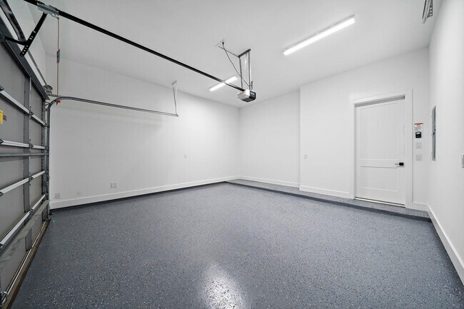 Building Photo - 8414 Vogue Ln