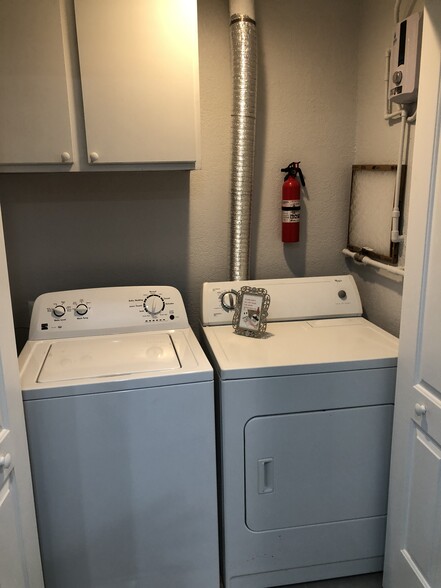 Washer & Dryer - 7220 Westpointe Blvd