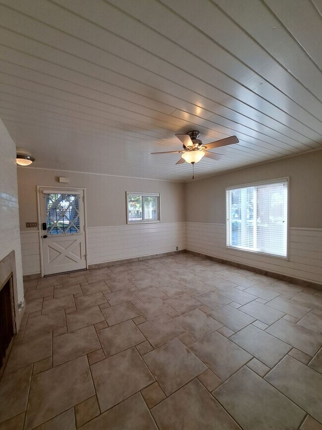 Building Photo - Price lowered & Limited-Time Offer: Get 50% Off Your First Month’s Rent! Beautiful Single Level H...