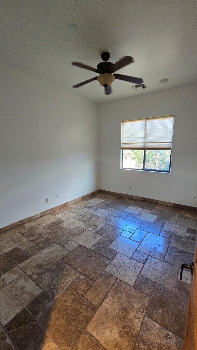 Building Photo - 4485 E Quail Brush Rd