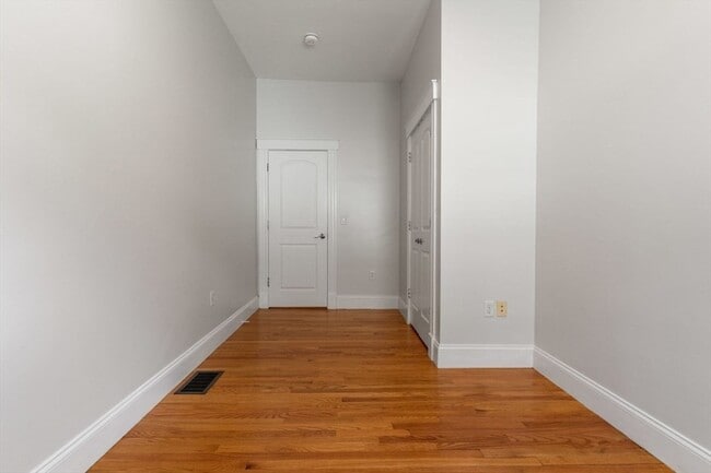 Building Photo - 102 Jaques St
