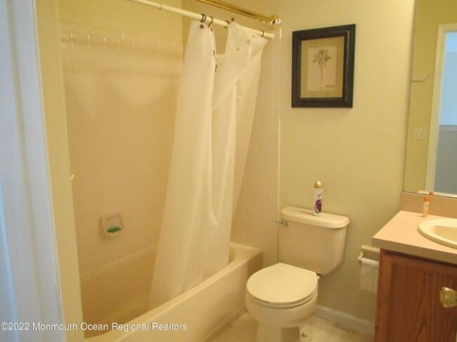 Building Photo - 15 N Sailors Quay Dr