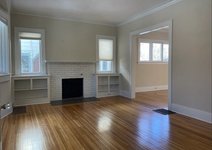 Building Photo - 704 Lovett Ave SE