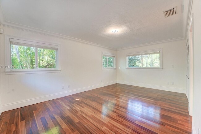 Building Photo - 10640 SW 61st Ave