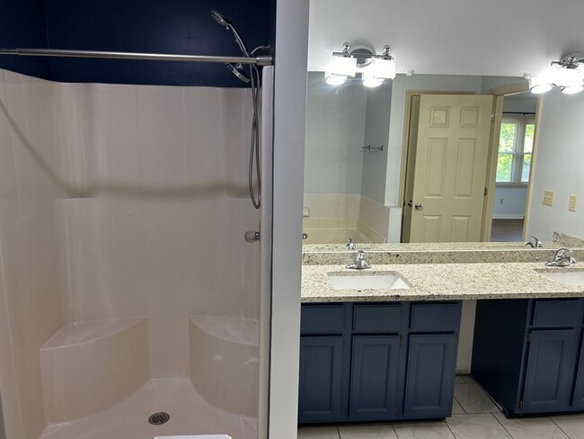 Building Photo - 4 Bedrooms with Finished Basement and Bonu...