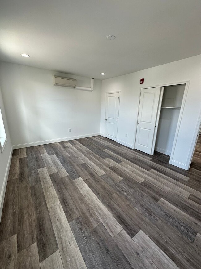 Building Photo - 3847 Terrace St