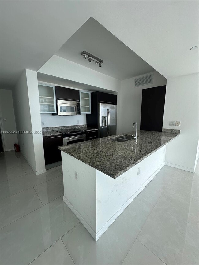 Building Photo - 951 Brickell Ave