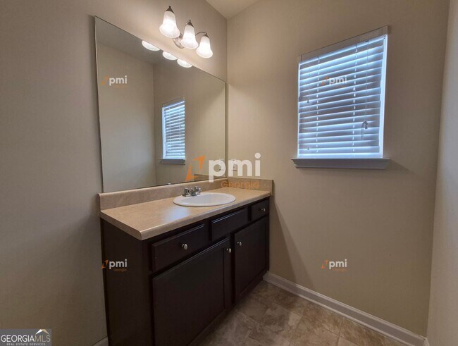 Building Photo - 2 Longleaf Cir