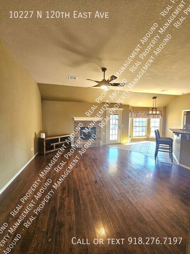 Building Photo - 10227 N 120th E Ave