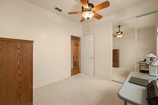 Building Photo - Adorable 3 bedroom 2 bath home
