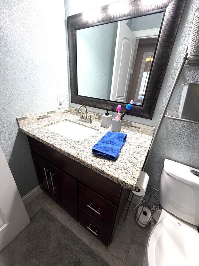 Building Photo - 9756 Greensboro Cir