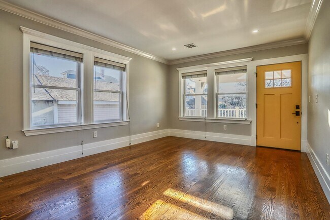 Building Photo - 40 Grant St