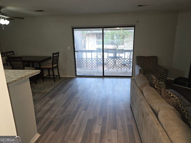 Building Photo - 2168 Palmyra Dr