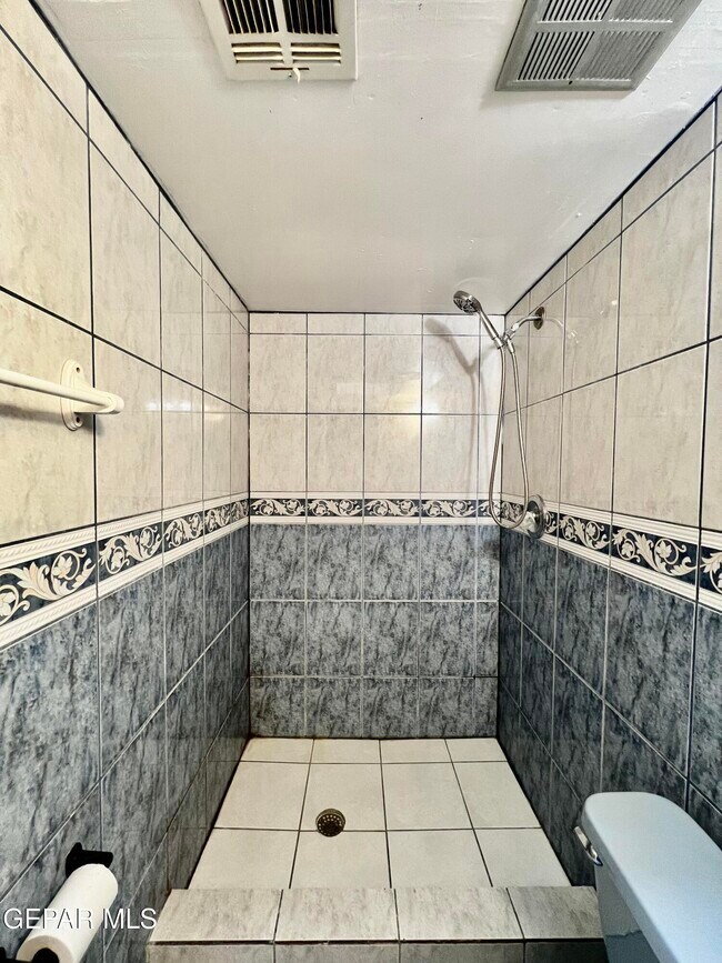 Building Photo - 14624 Eston Pl