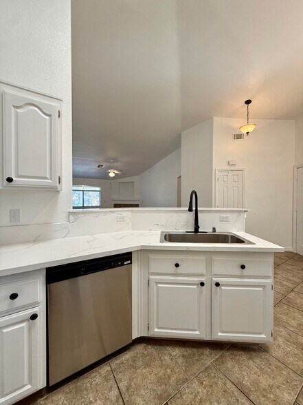 Building Photo - 3320 S Fort Apache Rd