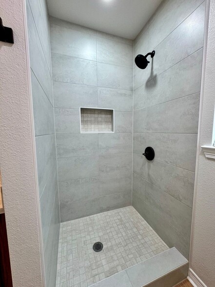 Building Photo - 806 S 23rd St