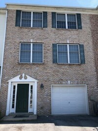 Building Photo - Spacious Hockessin Townhome