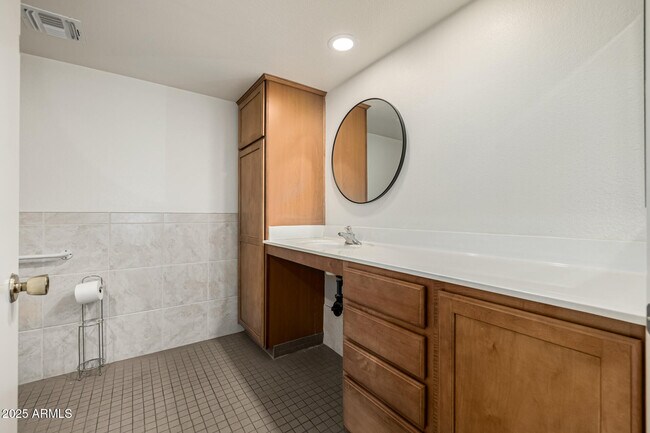 Building Photo - 3738 E Glenrosa Ave