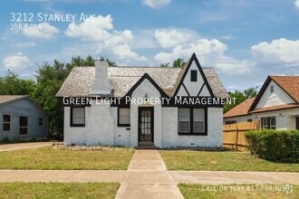 Building Photo - 3212 Stanley Ave