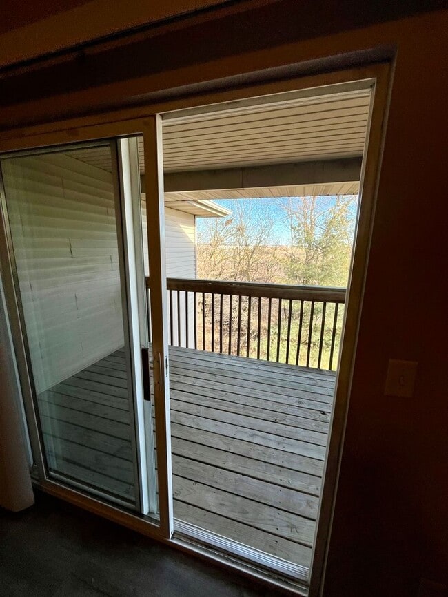 Building Photo - Condo For Rent!