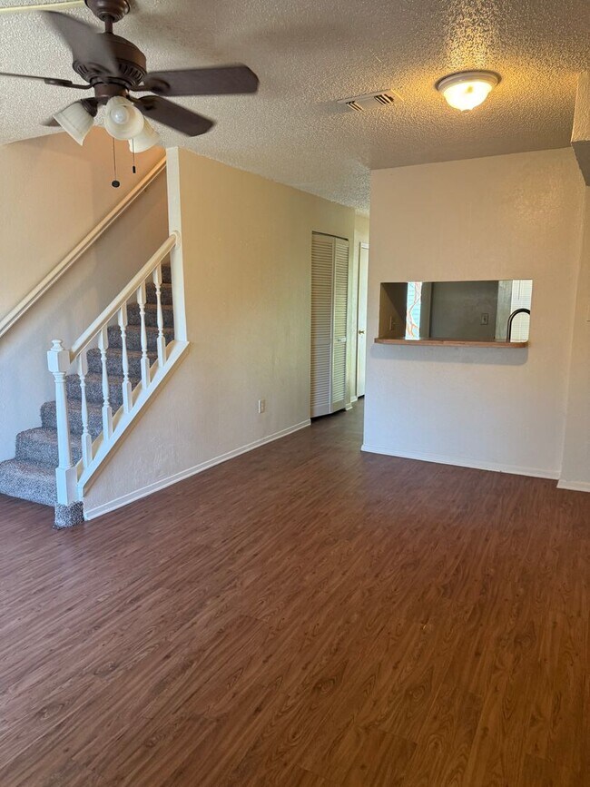 Building Photo - Mesquite Ridge Townhomes