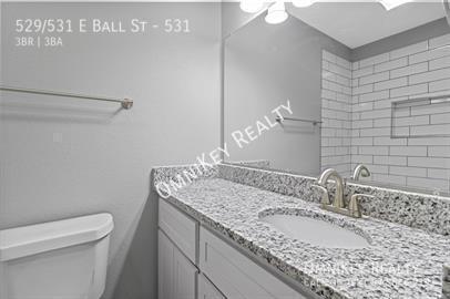 Building Photo - 529/531 E Ball St-531