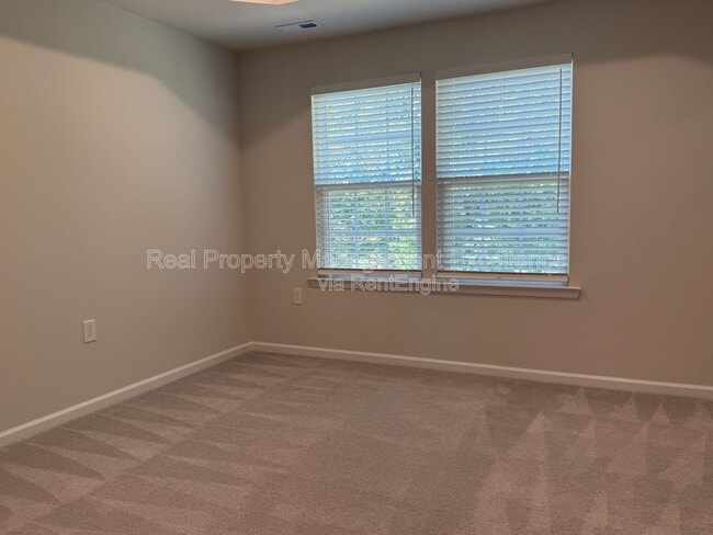 Building Photo - 6625 Pathfinder Wy