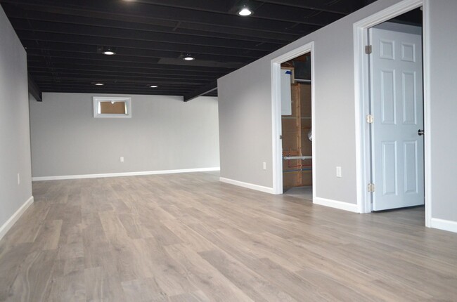 Building Photo - Price Drop! Updated 4 bed 3 bath in Fenton