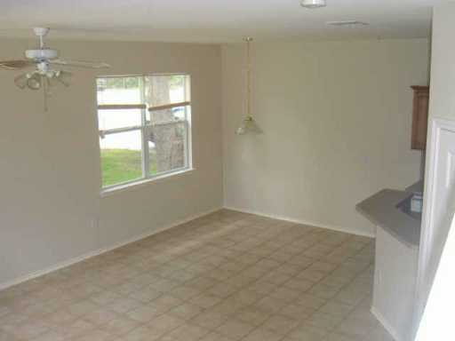 Building Photo - FANTASTIC 3 BEDROOM / 2.5 BATH DUPLEX