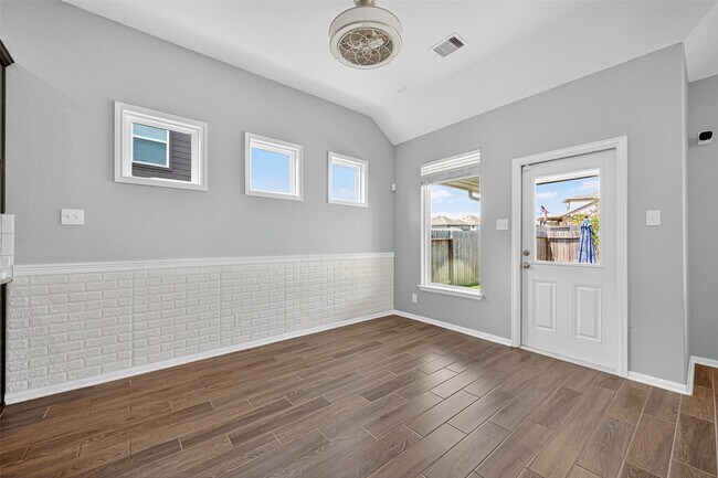 Building Photo - 1312 Mainland Shrs Ln