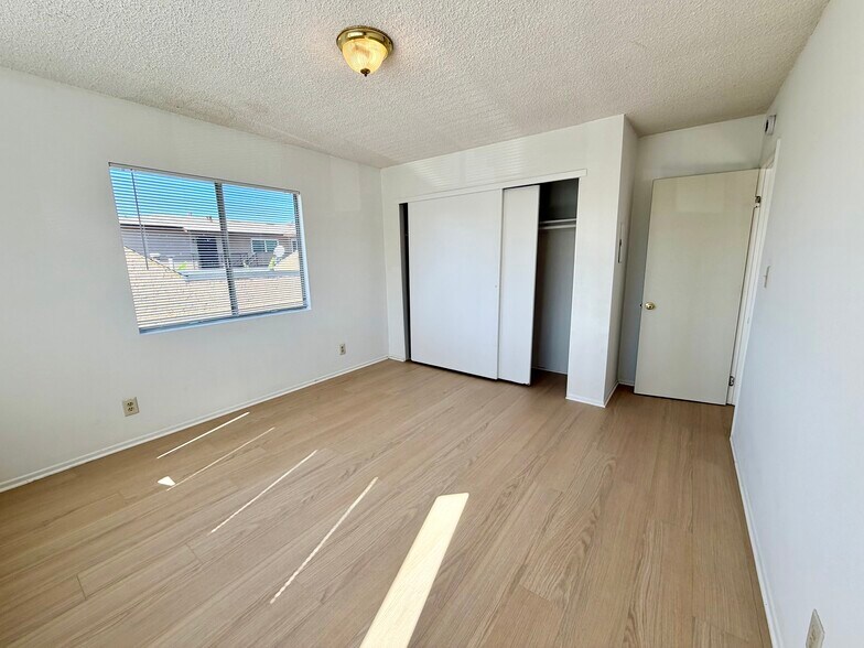 Building Photo - 4553 W 116th St