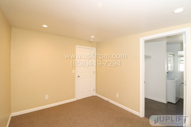 Building Photo - 320 7th St