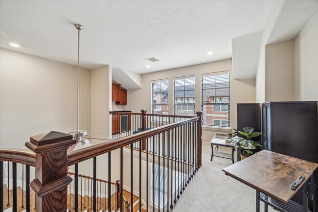 Building Photo - 1046 W 23rd St