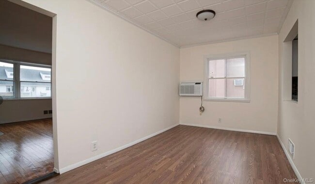 Building Photo - 62 Cedar St