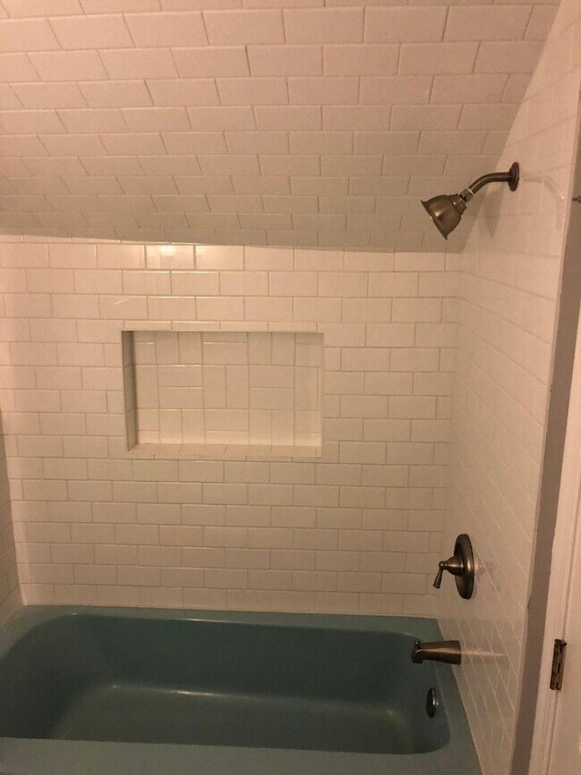 Building Photo - 3 bedroom 2 bath Home in Alburtis